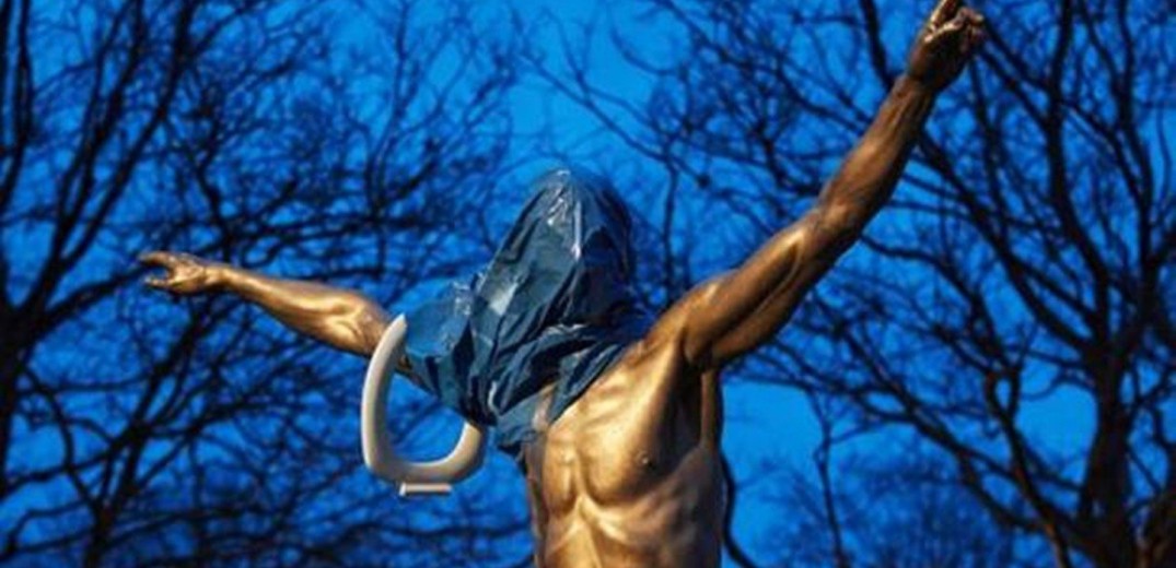 Οι οπαδοί της Μάλμε θέλουν να γκρεμίσουν το άγαλμα του Ιμπραΐμοβιτς