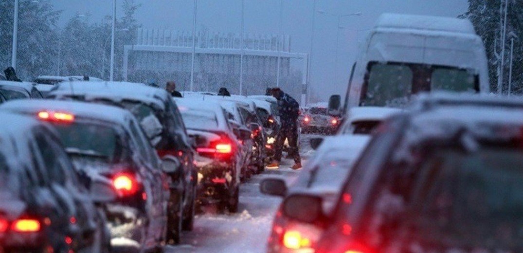 Χιονοπτώσεις στα ορεινά Αχαΐας, Αρκαδίας και Μαγνησίας - Προβλήματα στις μετακινήσεις 