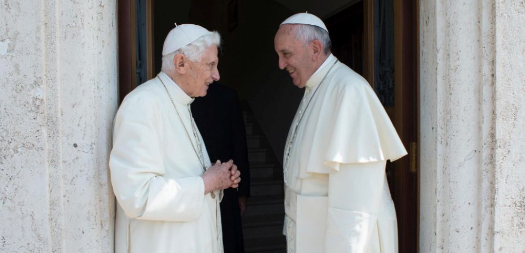 Βατικανό: Σε αργία ή κάπου αλλού ο ιδιαίτερος γραμματέας του επίτιμου πάπα Βενέδικτου;