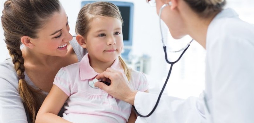 Να εμβολιαστούν τουλάχιστον τα παιδιά που έχουν υποκείμενα νοσήματα 