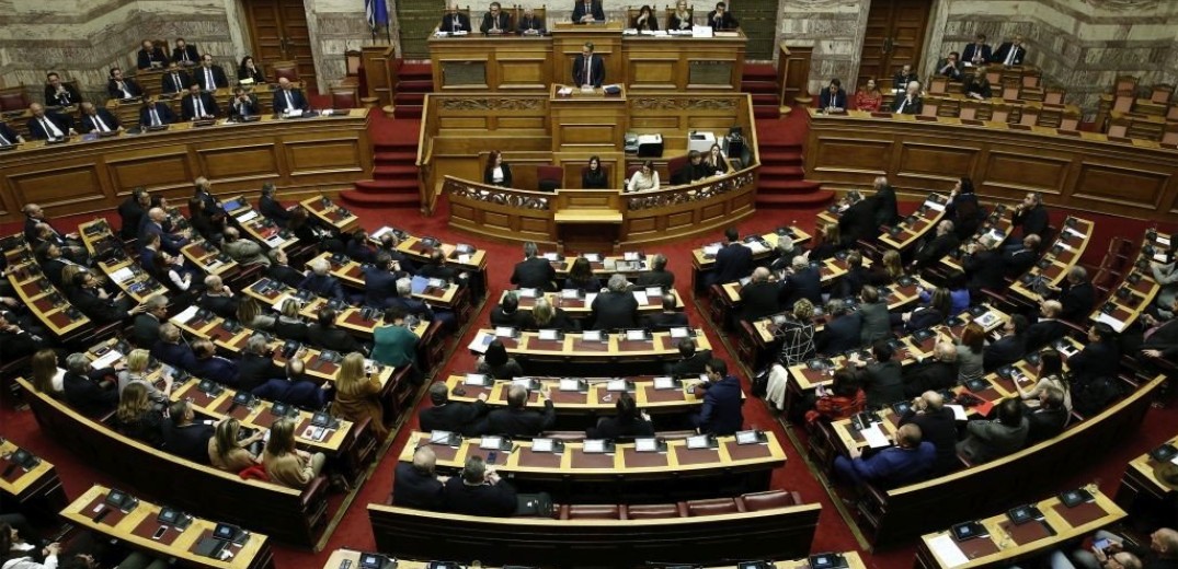Βουλή: Απόψε η ψηφοφορία για το ν&#x2F;σ «Δημόσιες υπαίθριες συναθροίσεις»