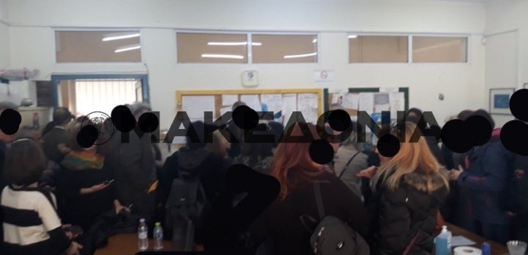 Μαθητές από τη Θεσσαλονίκη εγκλωβίζονται στην Ιταλία - Ανήσυχοι οι γονείς