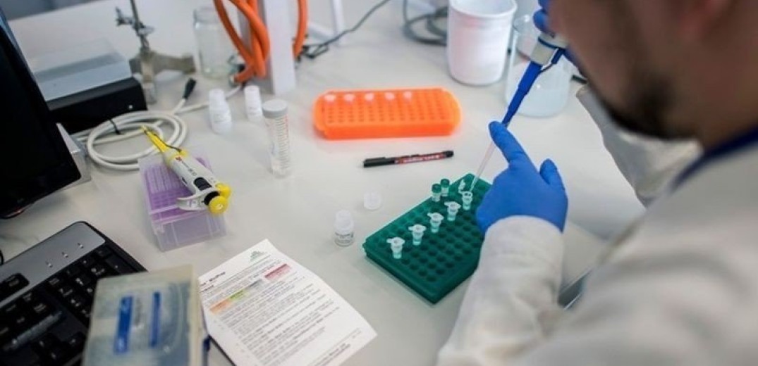 Κορονοϊός: Στις φάσεις Ι και ΙΙ των κλινικών δοκιμών για το εμβόλιο οι ερευνητές της Οξφόρδης