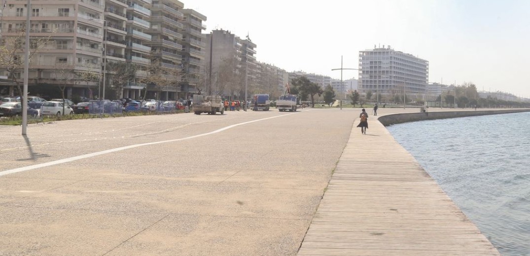 Θεσσαλονίκη: Απομάκρυναν παράνομους πάγκους πλανόδιων στη νέα παραλία
