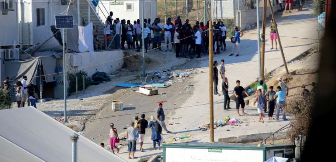 Υπεράριθμοι παραμένουν οι πρόσφυγες σε Κω, Λέσβο, Σάμο, Χίο και Σέρρες 