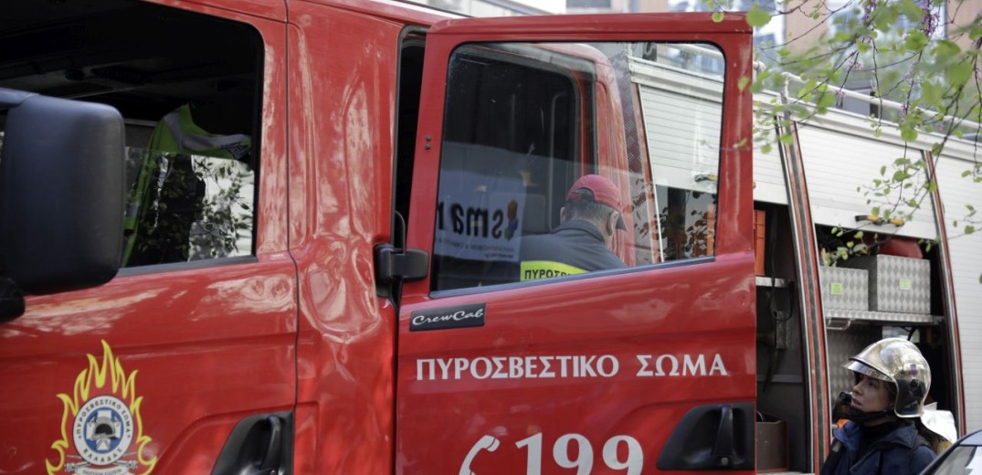 Θεσσαλονίκη: Φορτηγό πήρε φωτιά εν κινήσει στην επαρχιακή οδό Θεσσαλονίκης - Ωραιοκάστρου