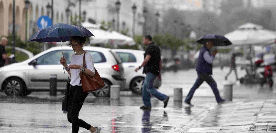 Θεσσαλονίκη: Η δυνατή βροχή έφερε κυκλοφοριακή συμφόρηση 