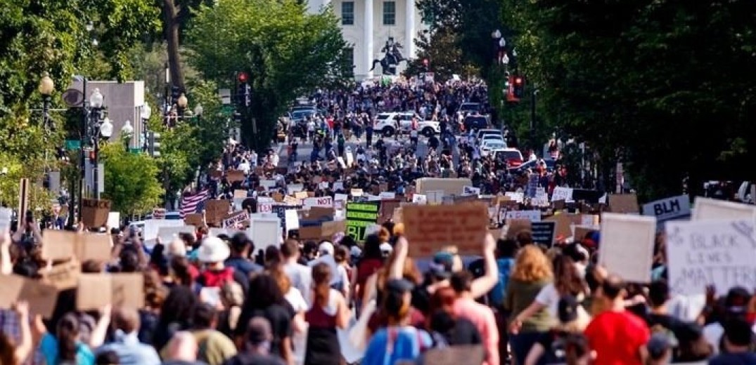 ΗΠΑ: Πλήθος διαδηλωτών στον Λευκό Οίκο -1.600 στρατιώτες στην Ουάσινγκτον