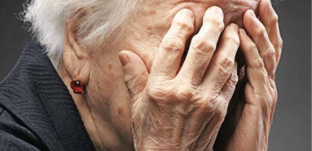 Βέροια: Αγκάλιασε ηλικιωμένη και της έκλεψε την αλυσίδα