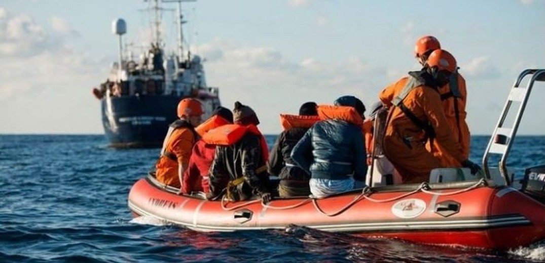 Μεγάλη επιχείρηση διάσωσης μεταναστών στη Χάλκη: 92 άνθρωποι έχουν περισυλλεγεί από το Λιμενικό