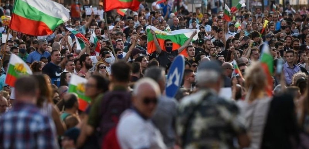 Βουλγαρία: Οι διαδηλωτές εντείνουν την πίεση στην κυβέρνηση - Στήνουν νέα μπλόκα στη Σόφια