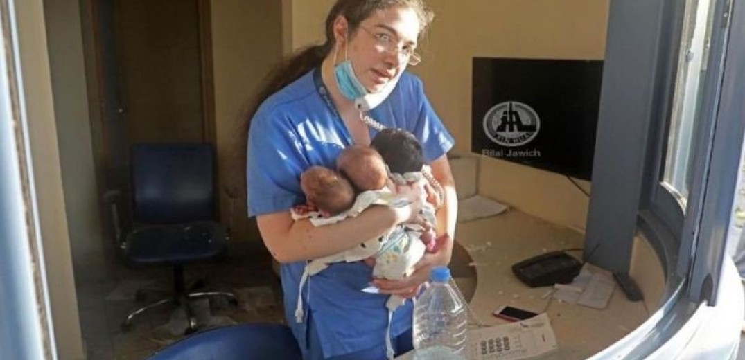 Βηρυτός: «Θα το ξανάκανα χωρίς δεύτερη σκέψη» λέει η νοσοκόμα που έσωσε τρία νεογνά	