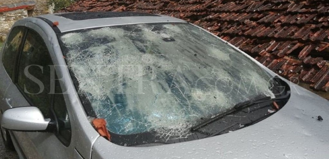 Καταστράφηκαν αυτοκίνητα από τη χαλαζόπτωση στην Καστοριά (βίντεο)