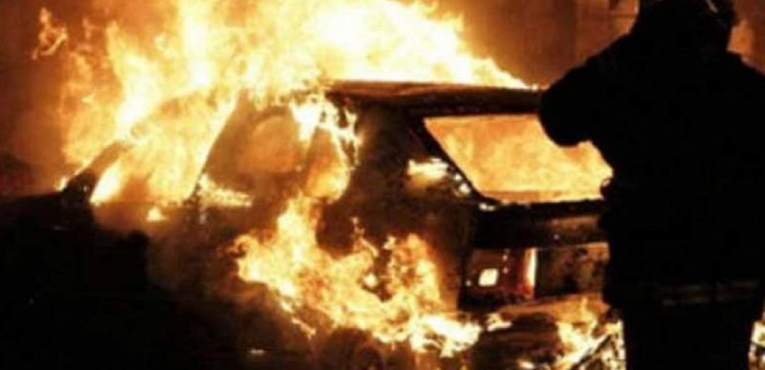 Χαλκιδική: Στις φλόγες τυλίχθηκε όχημα στην Ολυμπιάδα