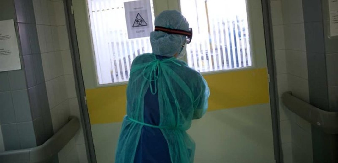 Με «ήπια συμπτώματα» οι ασθενείς που μολύνθηκαν με την παραλλαγή Όμικρον στη Νότια Αφρική 