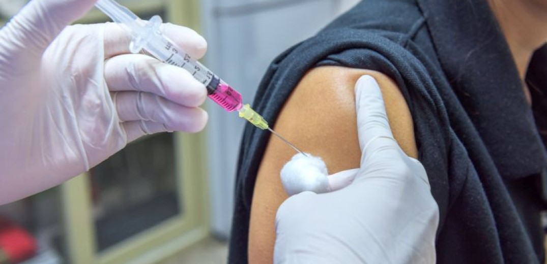 Έναρξη εμβολιασμών στην Ελλάδα - Ορόσημο η 11η Ιανουαρίου και στόχος ο μισός πλήθυσμός ως τον Ιούλιο (βίντεο)