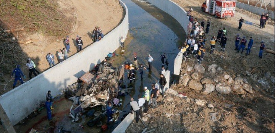 Τουρκία: Τουλάχιστον 15 νεκροί από ανατροπή φορτηγού που μετέφερε μετανάστες