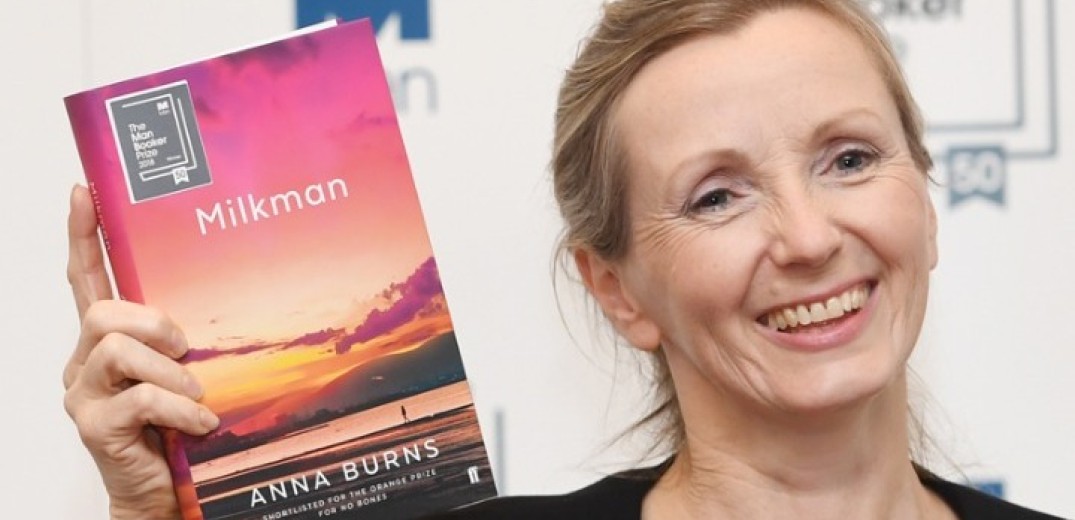 Η βορειοϊρλανδή Άννα Μπερνς κέρδισε με το μυθιστόρημά της το Man Booker Prize