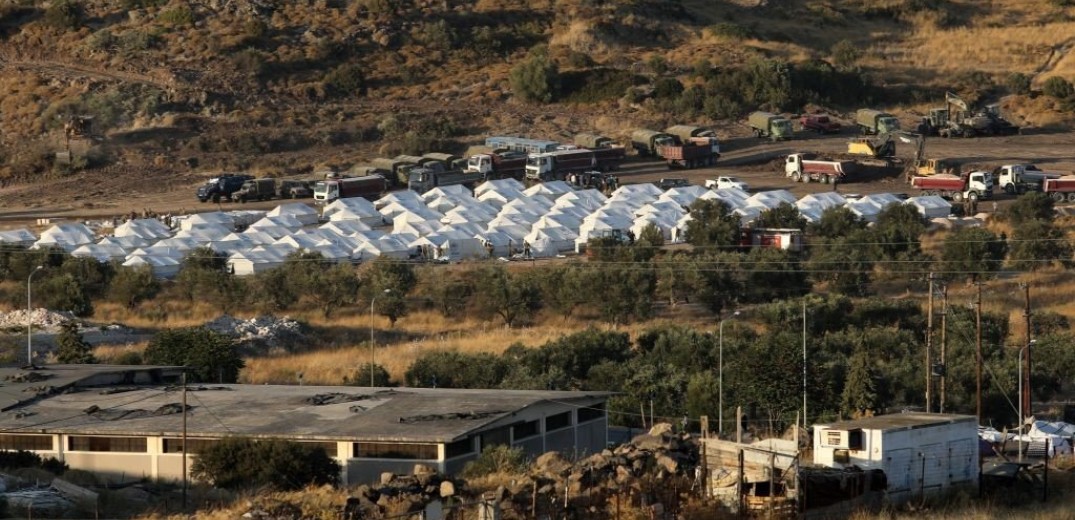 Λέσβος: Συνολικά 1.200 μετανάστες και πρόσφυγες έχουν μεταφερθεί στον προσωρινό καταυλισμό του Καρά Τεπέ