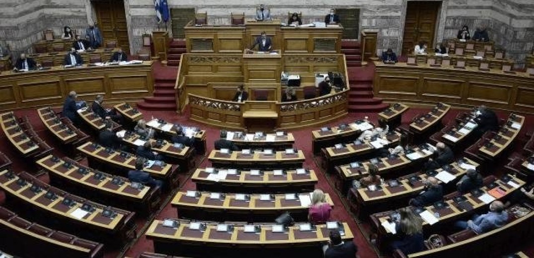 Βουλή: Αντιπαράθεση κυβέρνησης και αντιπολίτευσης για την ψήφο των αποδήμων