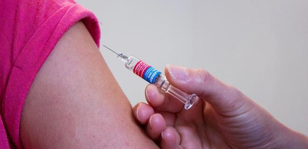 Πλεύρης: Τέλος η συνταγογράφηση για το αντιγριπικό εμβόλιο (βίντεο)