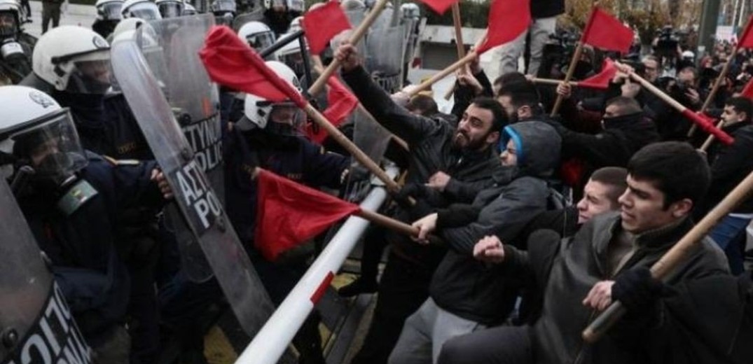 Θεσσαλονίκη: Πέντε άτομα συνελήφθησαν γιατί μοίραζαν φυλλάδια για την πορεία του Πολυτεχνείου