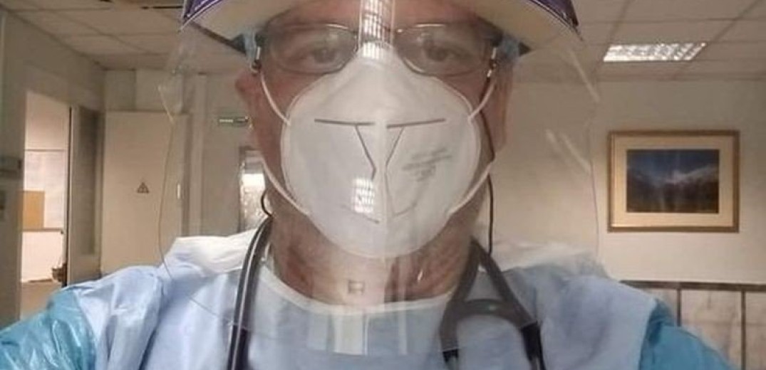 Θεσσαλονίκη: Γιατρός... &quot;προσκαλεί&quot; αρνητές μάσκας στην εφημερία του, χωρίς μάσκα
