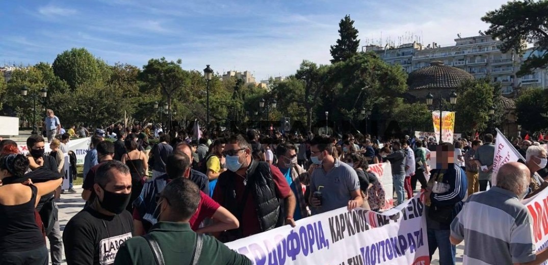 Φωνές και συνθήματα κατά της καύσης σκουπιδιών και της ρύπανσης στη Θεσσαλονίκη (βίντεο & φωτ.)