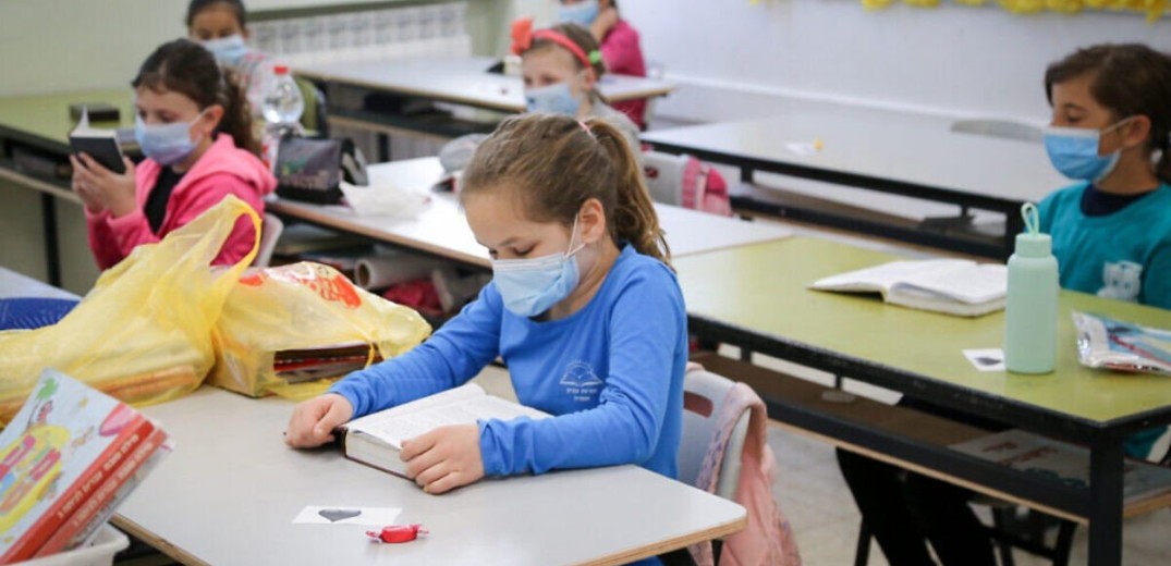 ΚΕΔΕ: Νέος διαγωνισμός για 2.600.000 μάσκες στα σχολεία