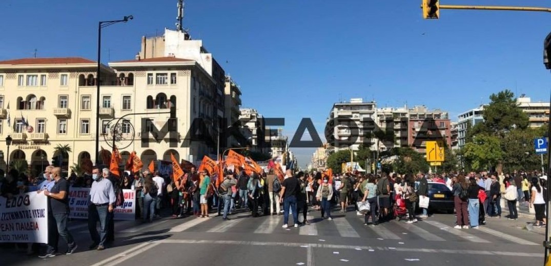 Θεσσαλονίκη: Πορεία με αφορμή την 24ωρη απεργία της ΑΔΕΔΥ (Βίντεο - Φωτ.)