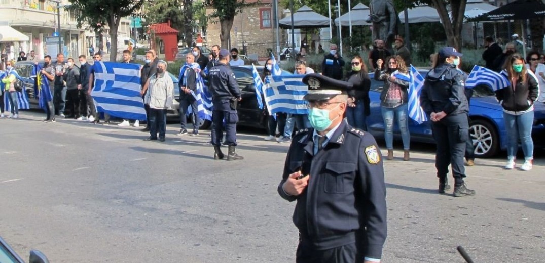 Θεσσαλονίκη: Συγκέντρωση στο άγαλμα της Γυναίκας της Πίνδου