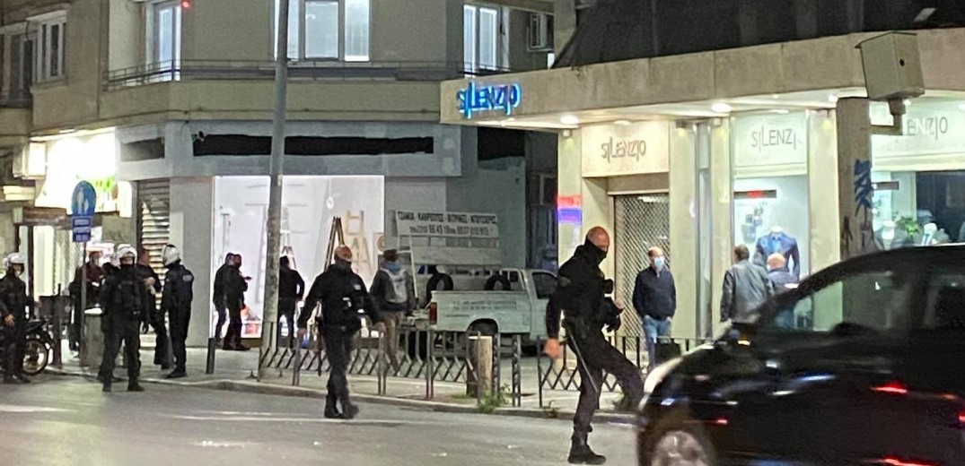 Θεσσαλονίκη: Μία σύλληψη και δέκα προσαγωγές στην πορεία των «αρνητών» της πανδημίας