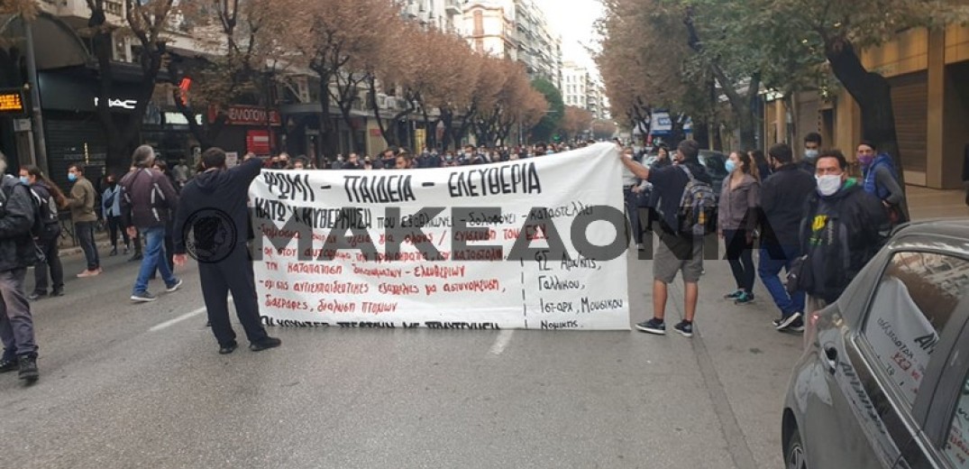 Θεσσαλονίκη: Στον εισαγγελέα αύριο οι έξι που συνελήφθησαν κατά την κινητοποίηση για το Πολυτεχνείο 