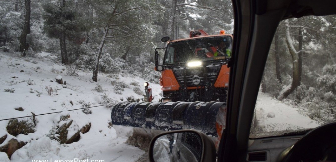 ΠΚΜ: Σε ετοιμότητα για πιθανή επέλαση του χιονιά – Στη μάχη με εκατό οχήματα και 15.000 τόνους αλάτι