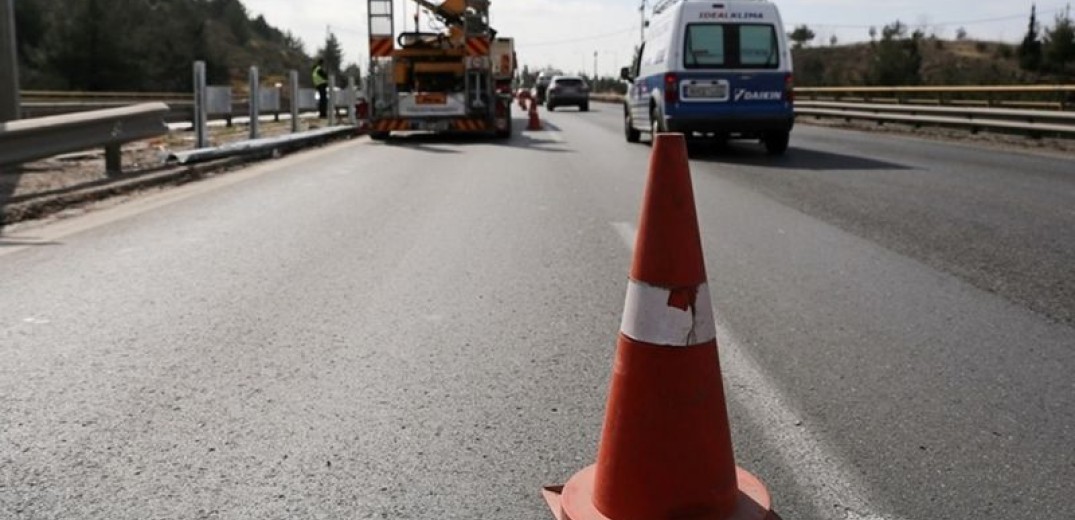 Εργασίες τοποθέτησης στηθαίων ασφαλείας σε τμήματα της εθνικής οδού Θεσσαλονίκης - Σερρών