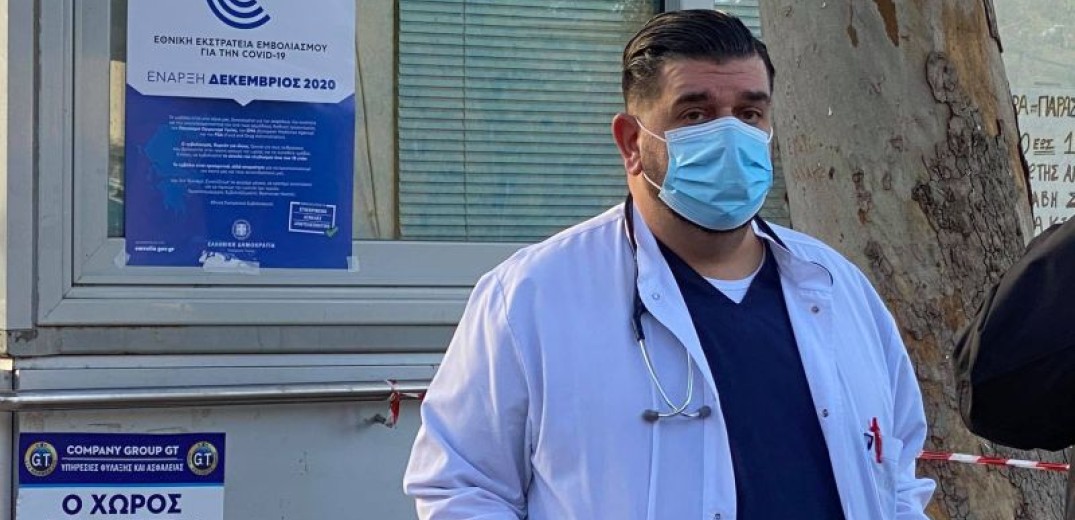 Θεσσαλονίκη: «Νιώθουμε τυχεροί» λένε ο πρώτος γιατρός και νοσηλευτής που θα εμβολιαστούν στο ΑΧΕΠΑ