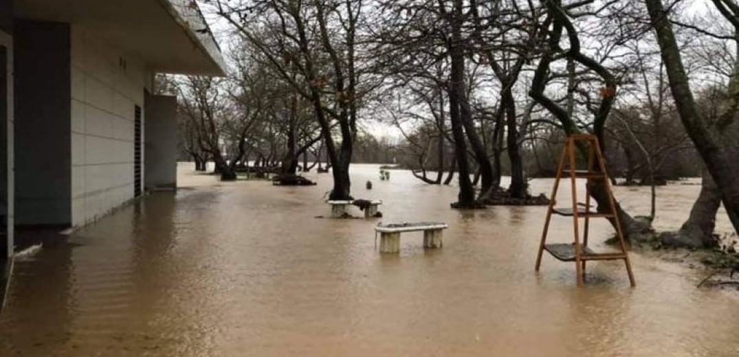 Σε συναγερμό οι αρχές στον Έβρο – Απεγκλωβισμοί και πλημμύρες από την κακοκαιρία (Βίντεο- Φωτ.)