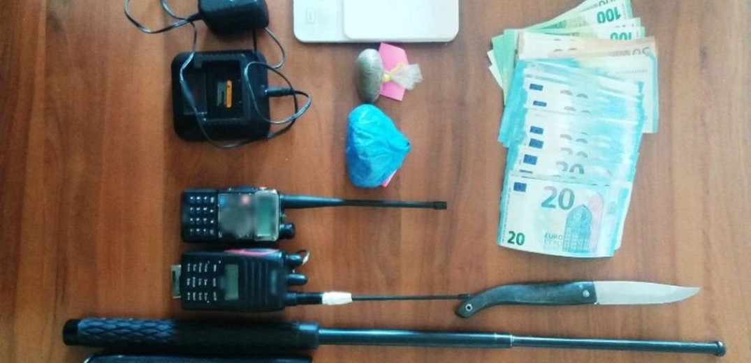 Συνελήφθη 22χρονος στα Γρεβενά-Βρέθηκαν ναρκωτικά και ένα στιλέτο στο σπίτι του