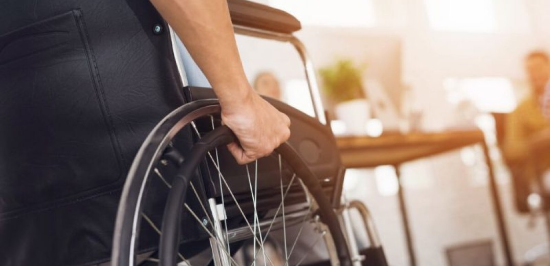 Η πανδημία θέτει σημαντικές προκλήσεις στα άτομα με αναπηρία