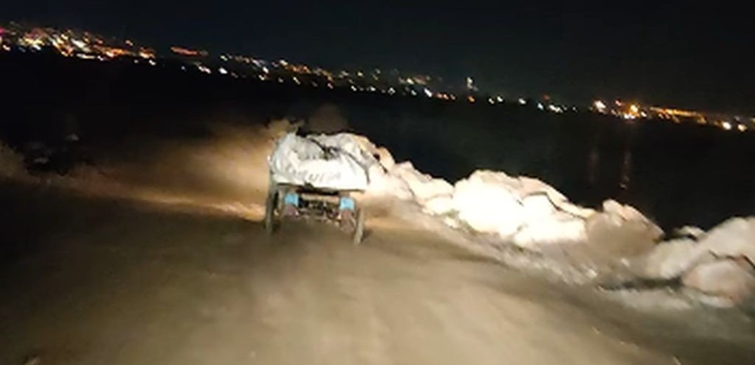 Θεσσαλονίκη: Πολίτες κυνήγησαν άνδρα σε τρίκυκλο μέχρι το Κορδελιό, επειδή έκαιγε καλώδια δίπλα στο ποτάμι (βίντεο)