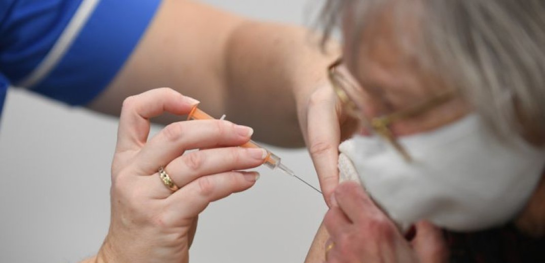 Υποχρεωτικός εμβολιασμός για τους άνω των 60 ετών: Τι έκρινε την απόφαση Μητσοτάκη