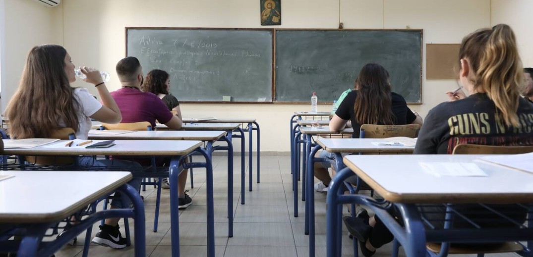 Εξαδάκτυλος: Πρέπει να κλείσουν τα σχολεία όλων των βαθμίδων - Κίνδυνος «Πορτογαλοποίησης» λόγω βρετανικής μετάλλαξης (Βίντεο) 