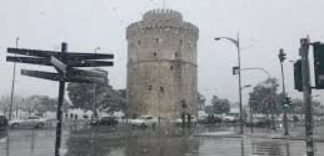Θεσσαλονίκη: Προετοιμάζεται για το νέο κύμα κακοκαιρίας – Όλος ο στόλος στη “μάχη” για να μείνουν ανοιχτοί οι δρόμοι