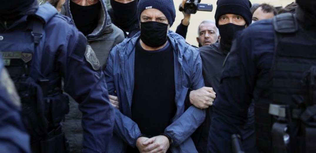 Δημήτρης Λιγνάδης: Στην ανακρίτρια για να ζητήσει αναβολή, συνοδεία ισχυρής αστυνομικής δύναμης