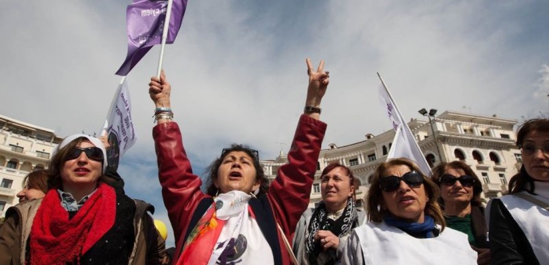 Στο δρόμο για την εξάλειψη  της βίας κατά των γυναικών - Τέσσερις οι σημερινές συγκεντρώσεις διαμαρτυρίας στη Θεσσαλονίκη