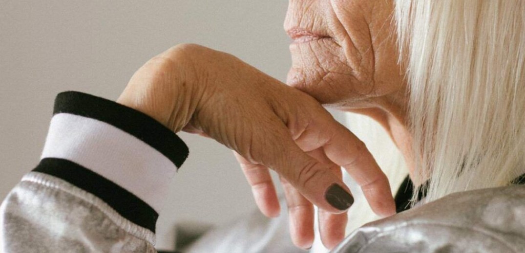 Ενισχύεται η στήριξη φροντιστών και ασθενών με άνοια-Alzheimer