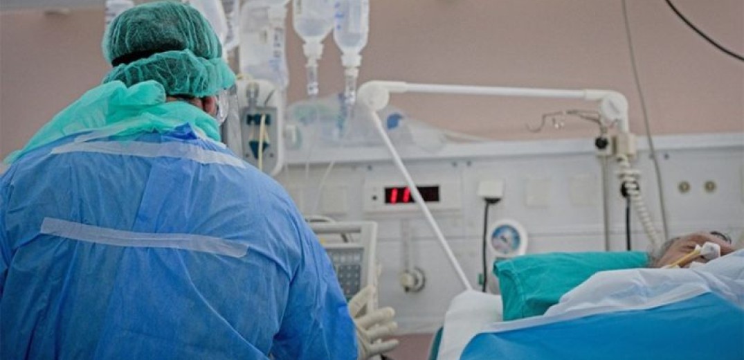 Καλύτερη η εικόνα στα νοσοκομεία: Μειώθηκαν οι εισαγωγές ασθενών - Οκτώ μηνών βρέφος νοσηλεύεται με κορονοϊό