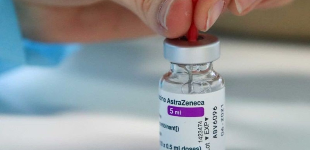 Η ΕΕ κινείται νομικά εναντίον της AstraZeneca για τις καθυστερήσεις στις παραδόσεις των εμβολίων