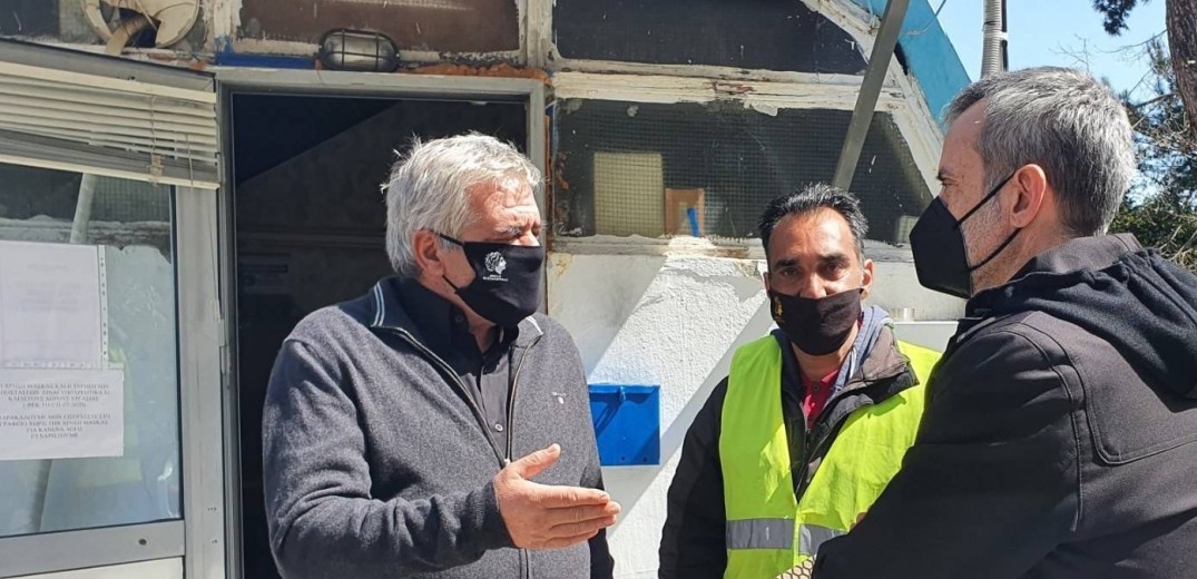 Θεσσαλονίκη: Υπάλληλος της καθαριότητας βρήκε τσάντα με 1000 ευρώ και την επέστρεψε στην ιδιοκτήτριά του 