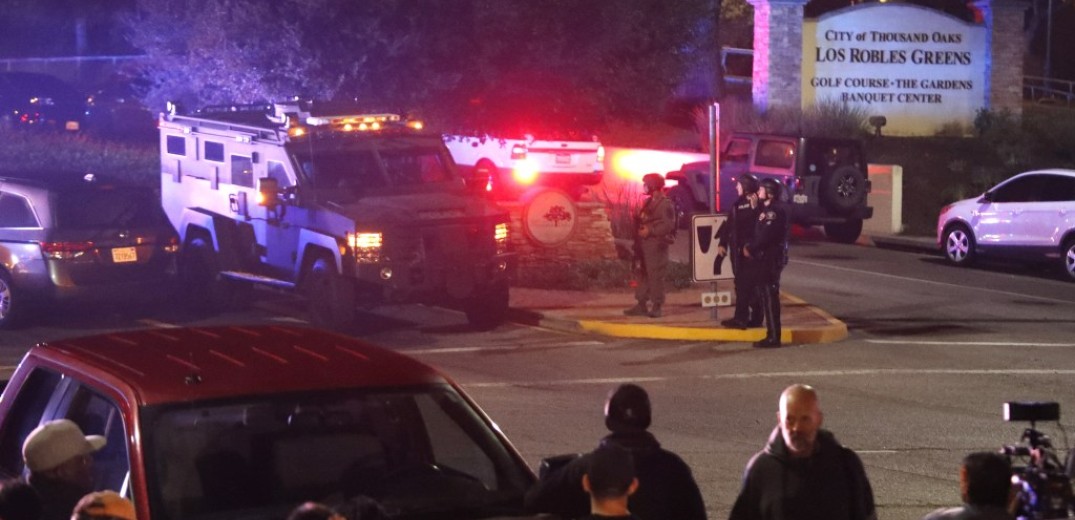 ΗΠΑ: 12 νεκροί από πυροβολισμούς σε μπαρ στην Καλιφόρνια